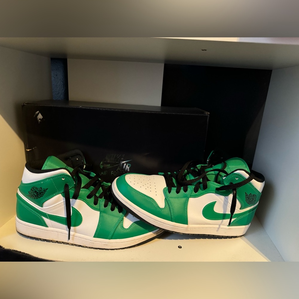 Jordan 1 mid